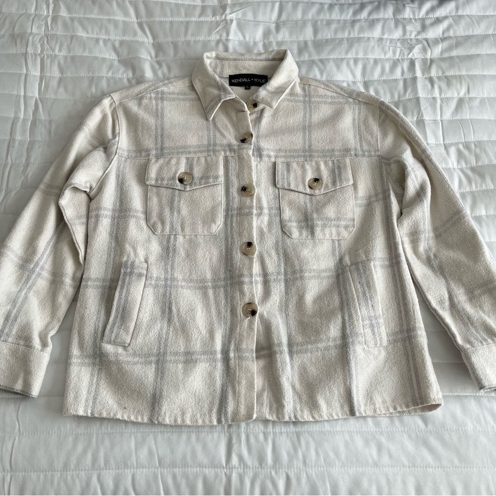 Women’s Large Kendall & Kylie Beige Flannel
